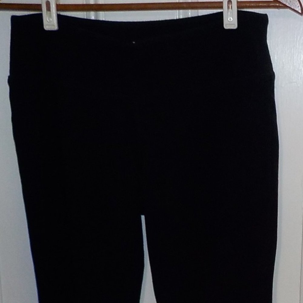 MEDIUM PETITE NEW YORK & COMPANY BLACK PANTS 95% COTTON  5% SPANDEX